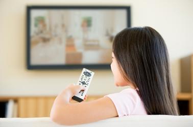 Res_4012963_watching_tv